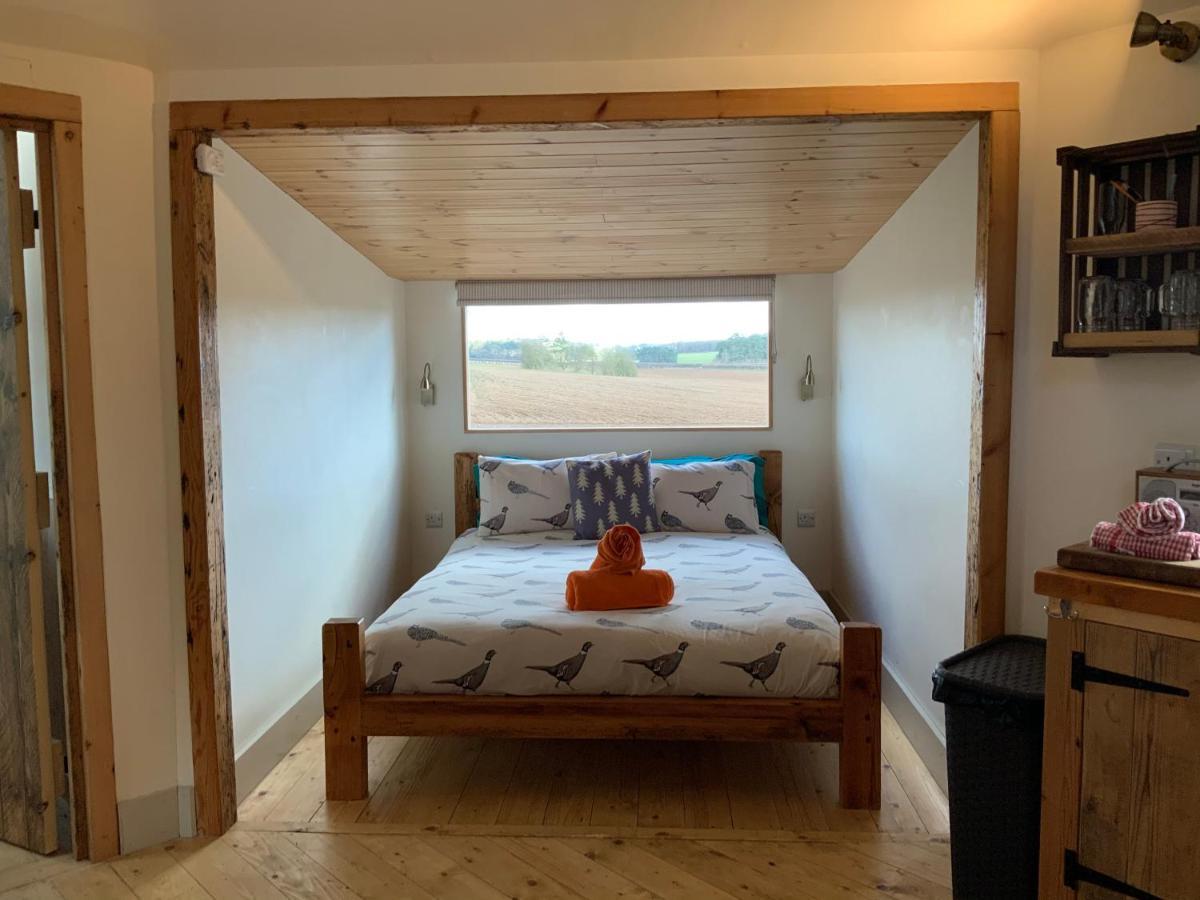 Woodpecker Cabin With Hot Tub King's Lynn Exterior foto